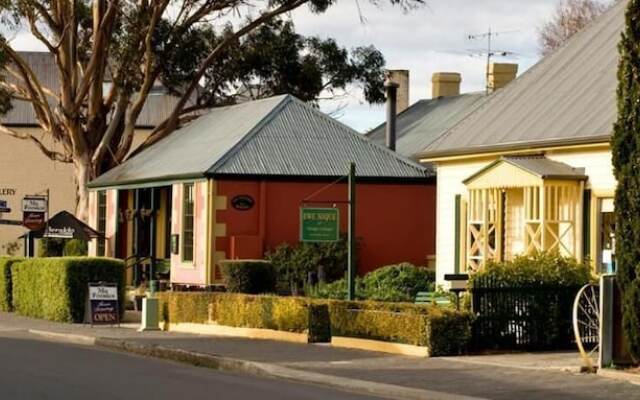 The Richmond Arms Hotel