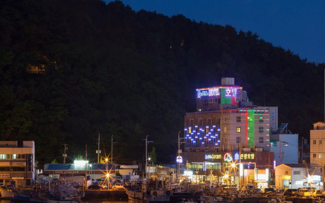 Tongyeong Anchovy tourist Hotel