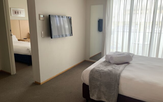 Airport Ascot Motel