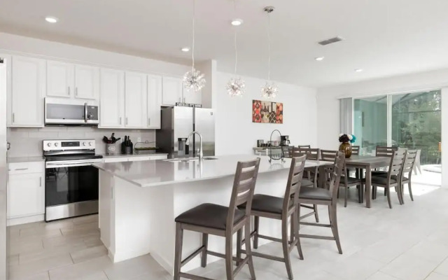 Incredible Large Home Minutes From Disney