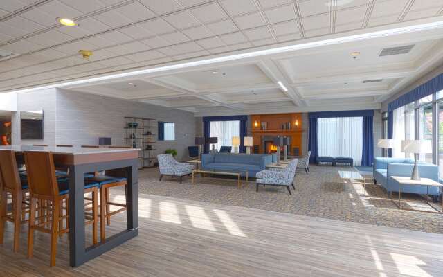 Coast Wenatchee Center Hotel
