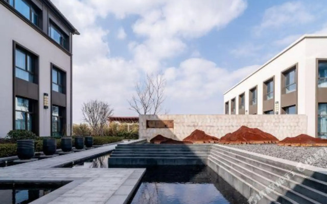 Yooler Resort Hotel