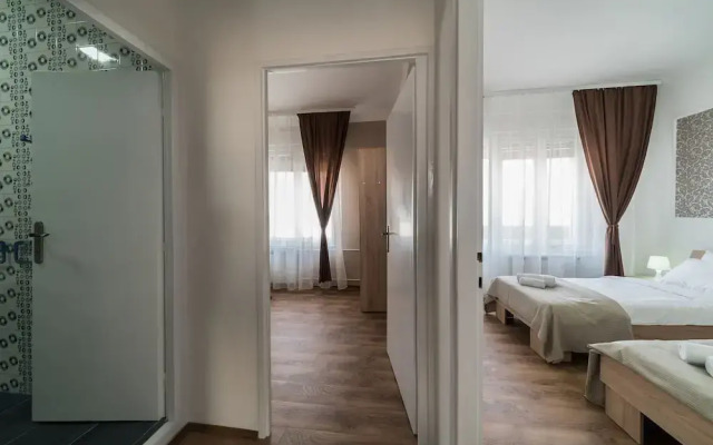 Apartment City Square