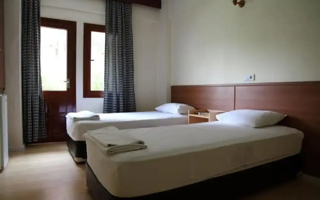 Tug Hotel