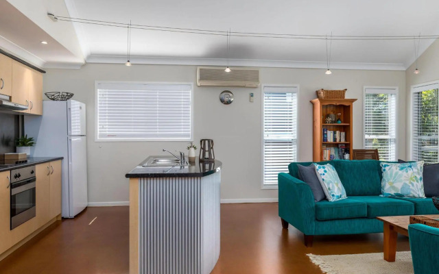 Akarana Beach House :: Jervis Bay Rentals