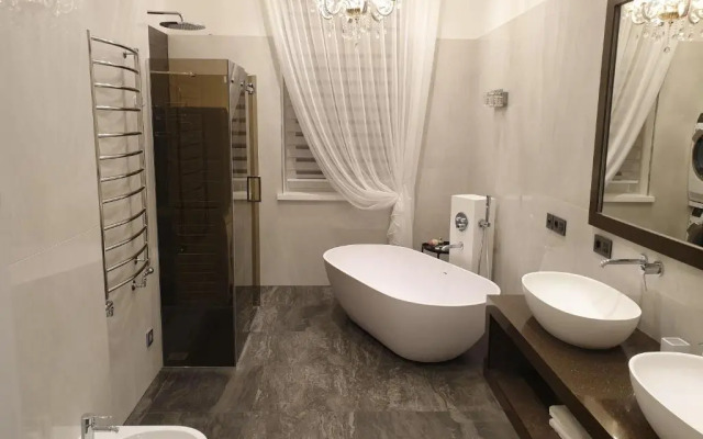 MARBEO 5 Star Luxury Suites - Peldu