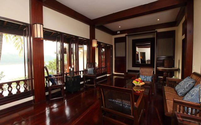 Sunset Villa by Burasari