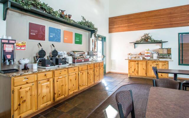 Holiday Inn Express & Suites Hayward by IHG