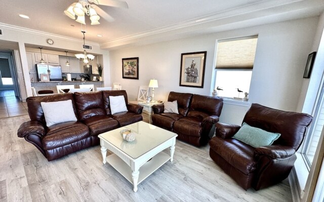 Sea Shell 3 Bedroom Townhouse by RedAwning