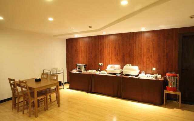 Changshu Weijing Hotel