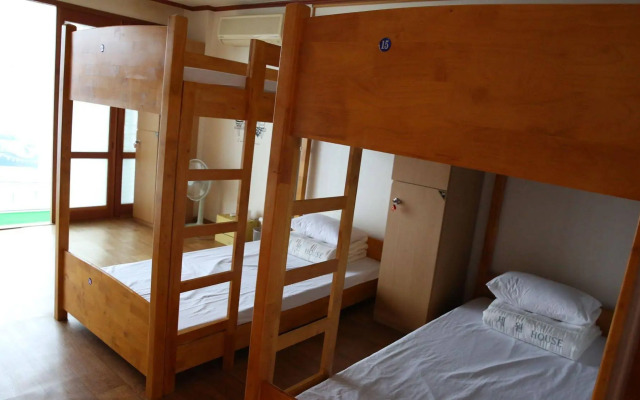 Yes Guesthouse - Hostel
