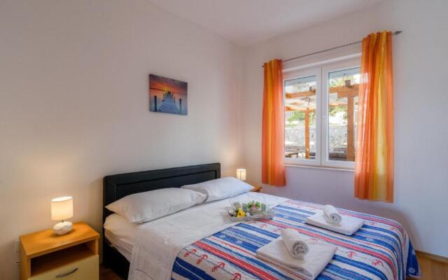 La Bodega Apartments