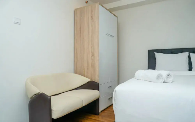 Best Spacious Studio Belmont Residence Puri Apartment