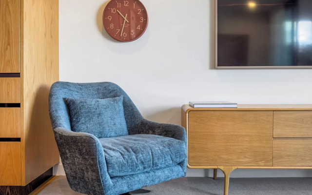 Beautiful and bold 1 bed retreat
