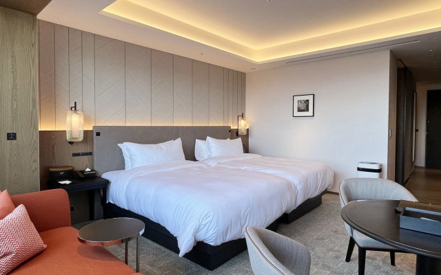 Tiad, Autograph Collection