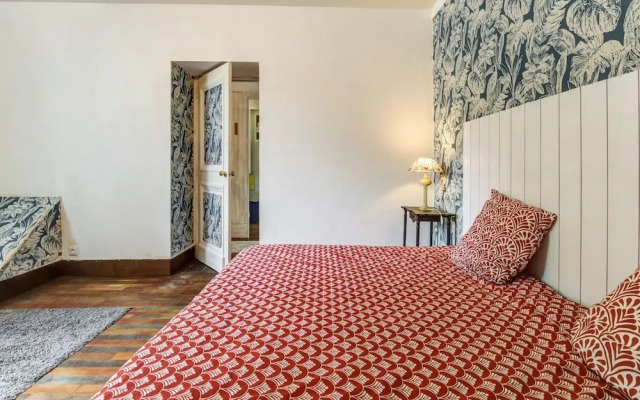 Traditional Holiday Home in Brinon sur Beuvron