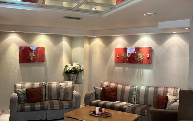 Golden City Hotel