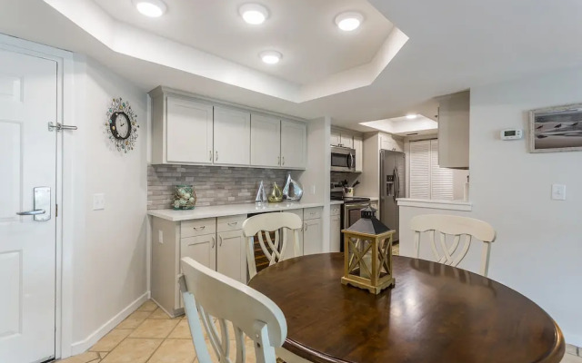 Hodnett Cooper's Beach Club