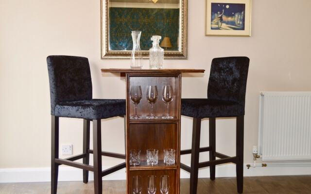 1 Bedroom Apartment On Royal Mile