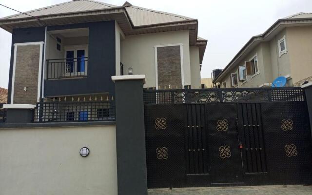 Luxury Two Bedroom In Akala Express Ibadan