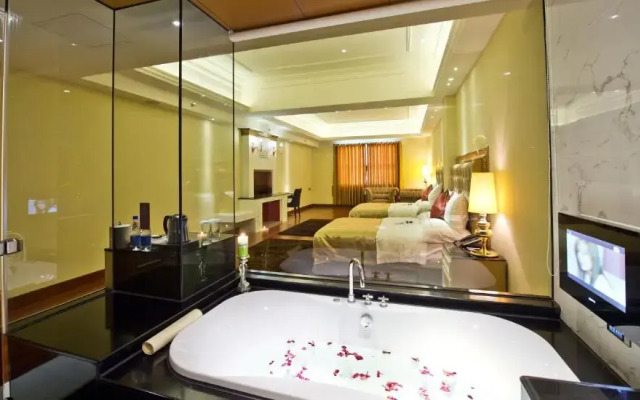 The Royal Pinnacle Hotel