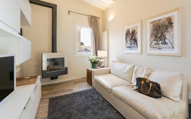 Terrace apt in Piazza Strozzi-center of Florence