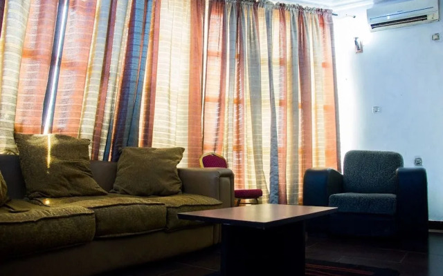 Emglo Suites