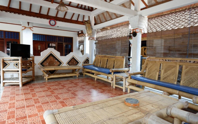 RedDoorz near Mayura Park Lombok 2