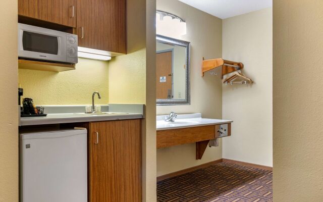 Coratel Inn & Suites By Jasper River Falls