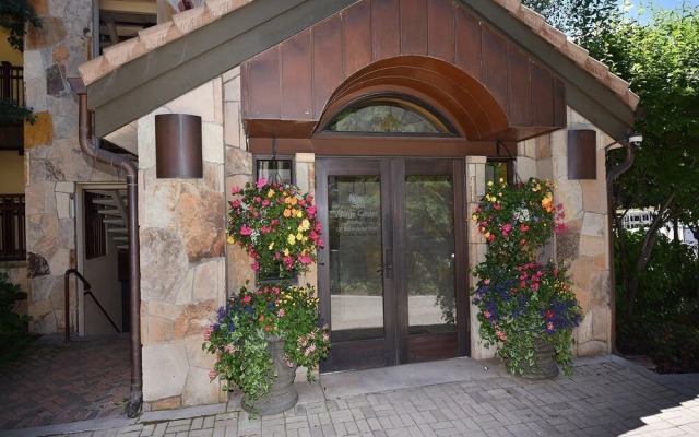 Village Center Condo 4J