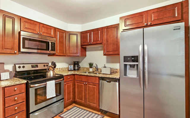 Cozy 1BR Serene Apt in Bowmanville