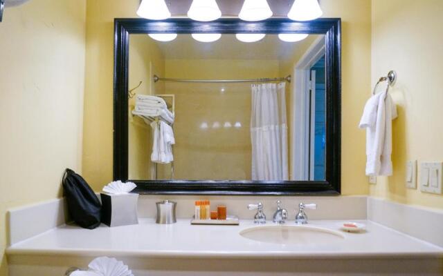 Sand Pebbles Inn