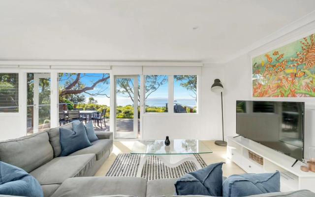 On The Beach at Vincentia 4pm Check Out Sundays