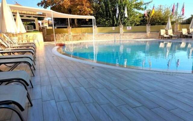 Konstantinos Hotel & Apartments I