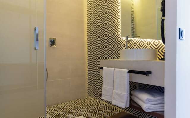 Diagonal Hotel