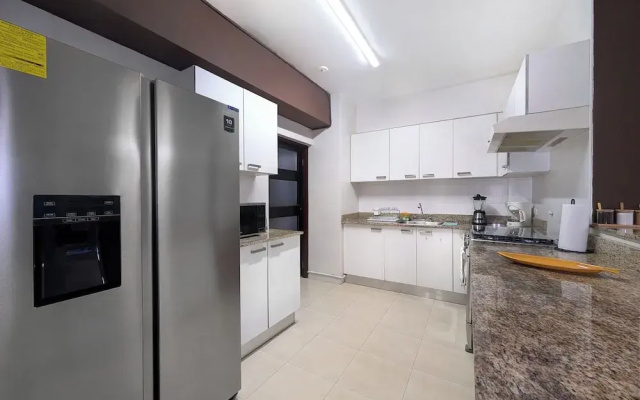 YC 1701l Apartamento 2 BDR Av Balboa