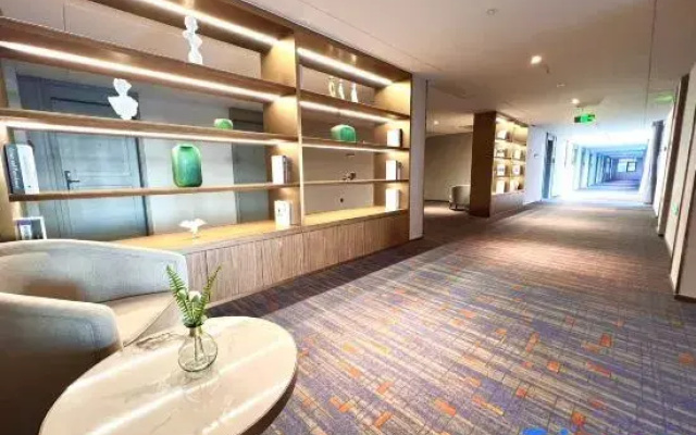 Zhangjiagang Lanshu Ring Road Hotel（High-speed rail new town）