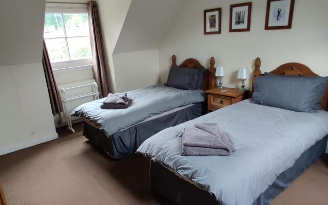 Ben Lomond Cottage - Loch Lomond and Arrochar Alps