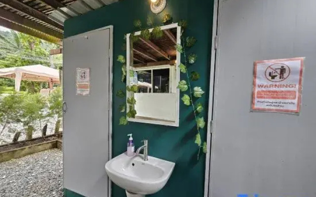 Nahm Khao Sok Hostel and Camping