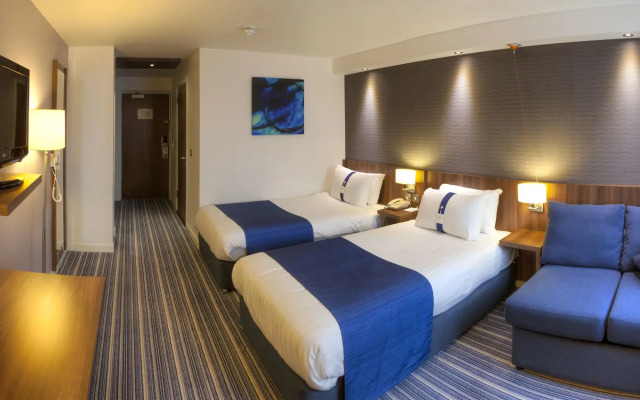 Holiday Inn Express Edinburgh Airport by IHG