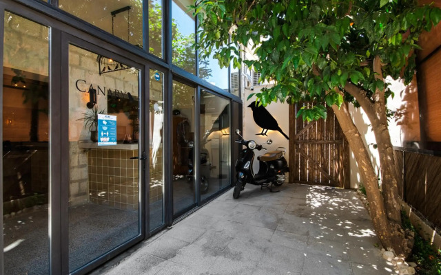 Canary Hotel