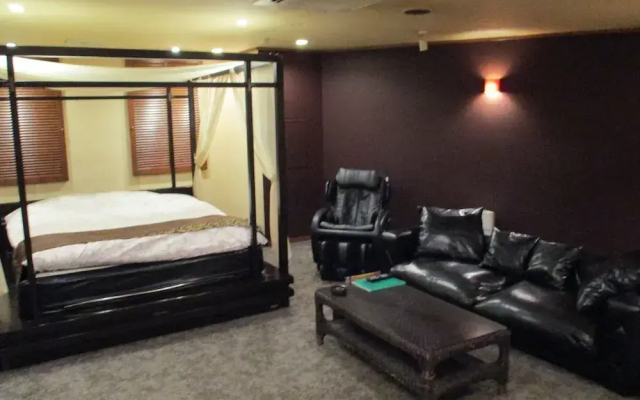 Hotel Rplus - Adults only