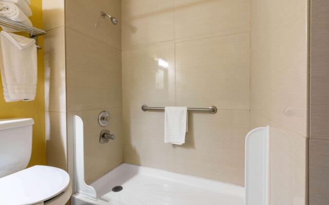 Sutton Suites Hotel