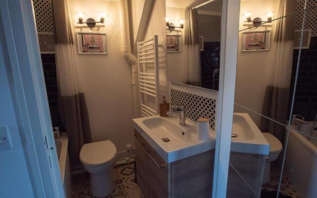 Flat With Balcony 7min From The Beach