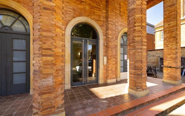 The Clapham - Captivating 2bdr With Garden Parking