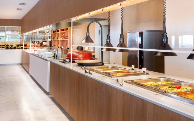 Отель Melia Calviá Beach