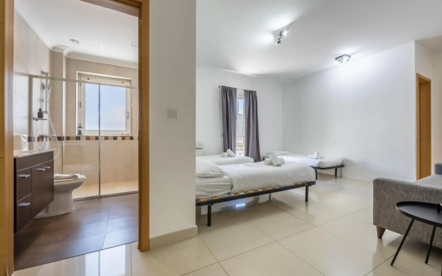 Hard to come by - modern & huge house in Sliema