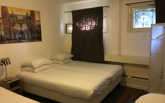 Art Gallery Hotel Bv