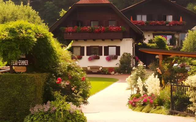 Blumenpension Strauss - Ferienwohnungen
