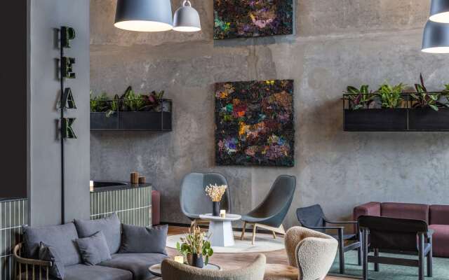 Peak 12 Design Hotel